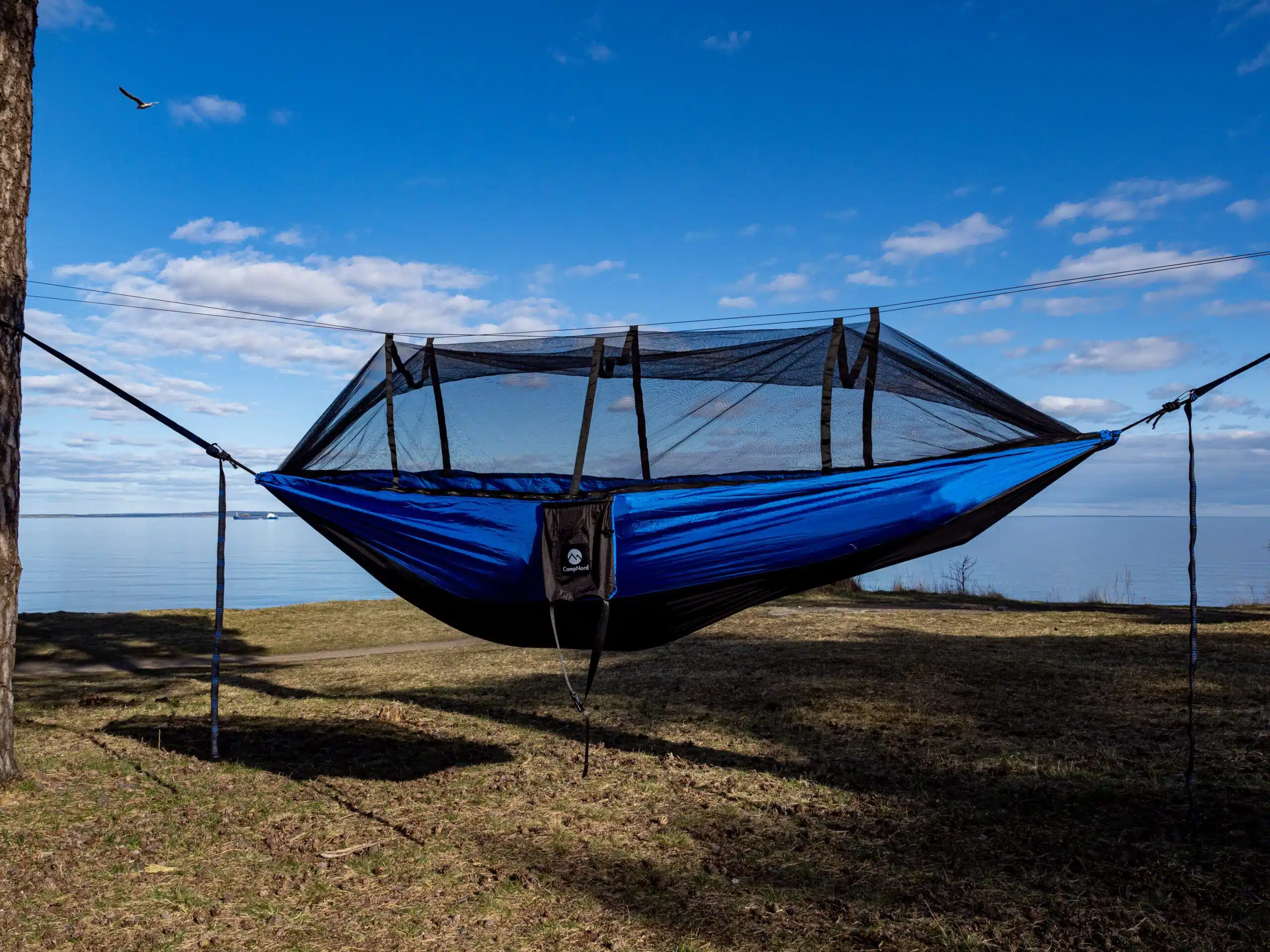 Bilde av en hengekøye med myggnetting - Campnord Nettbutikk - Friluftsliv